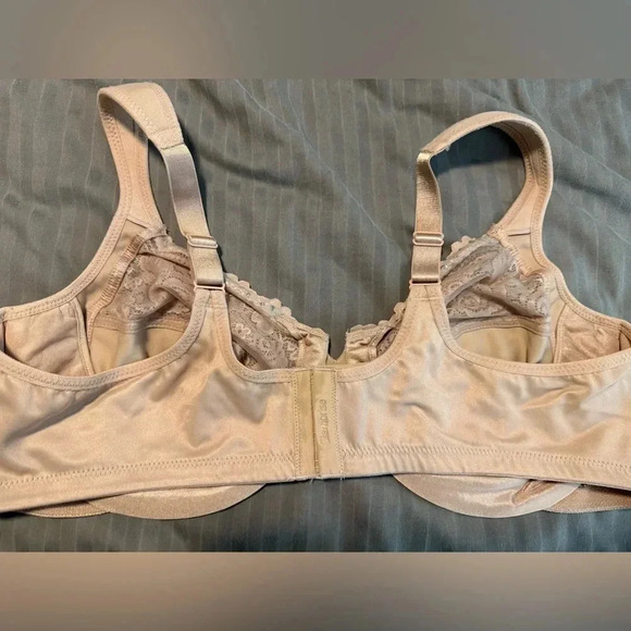 GLAMORISE WonderWire® Low Cut Lace Underwire Bra - Picture 5 of 7